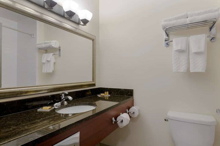 Room 32 of 58